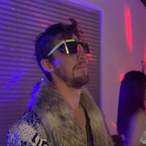 Meet your Posher, Martin